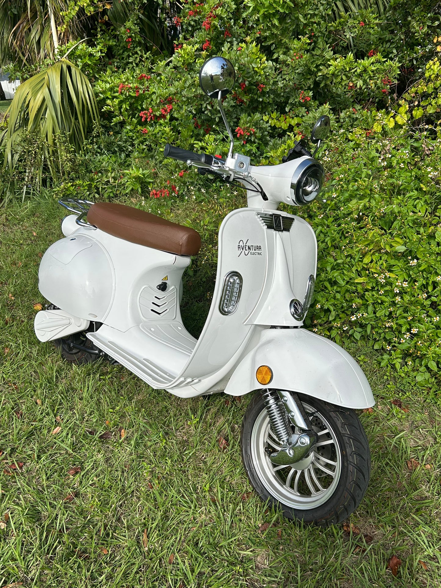 AVENTURA-X EV30 Electric Moped Scooter
