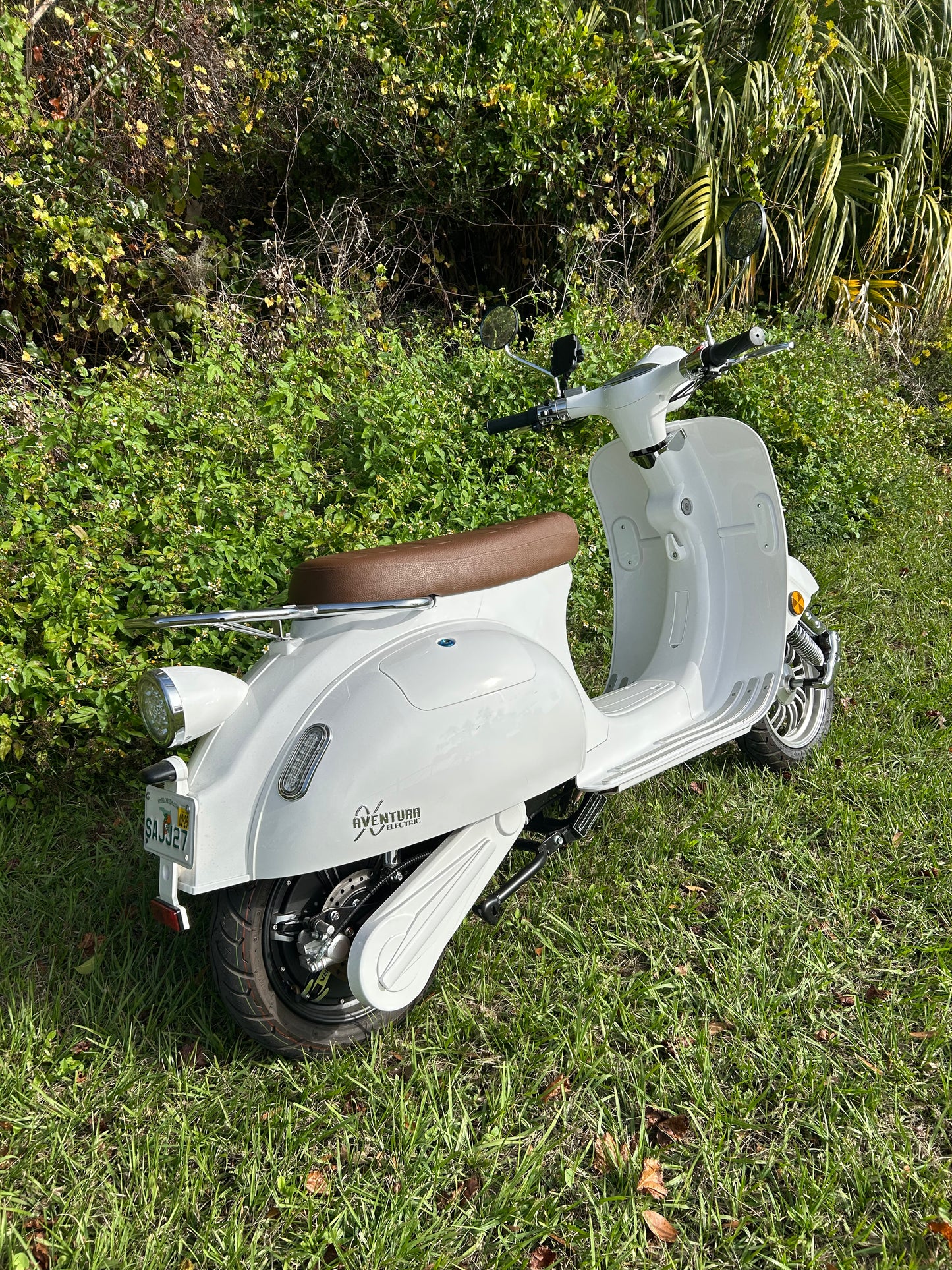 AVENTURA-X EV30 Electric Moped Scooter