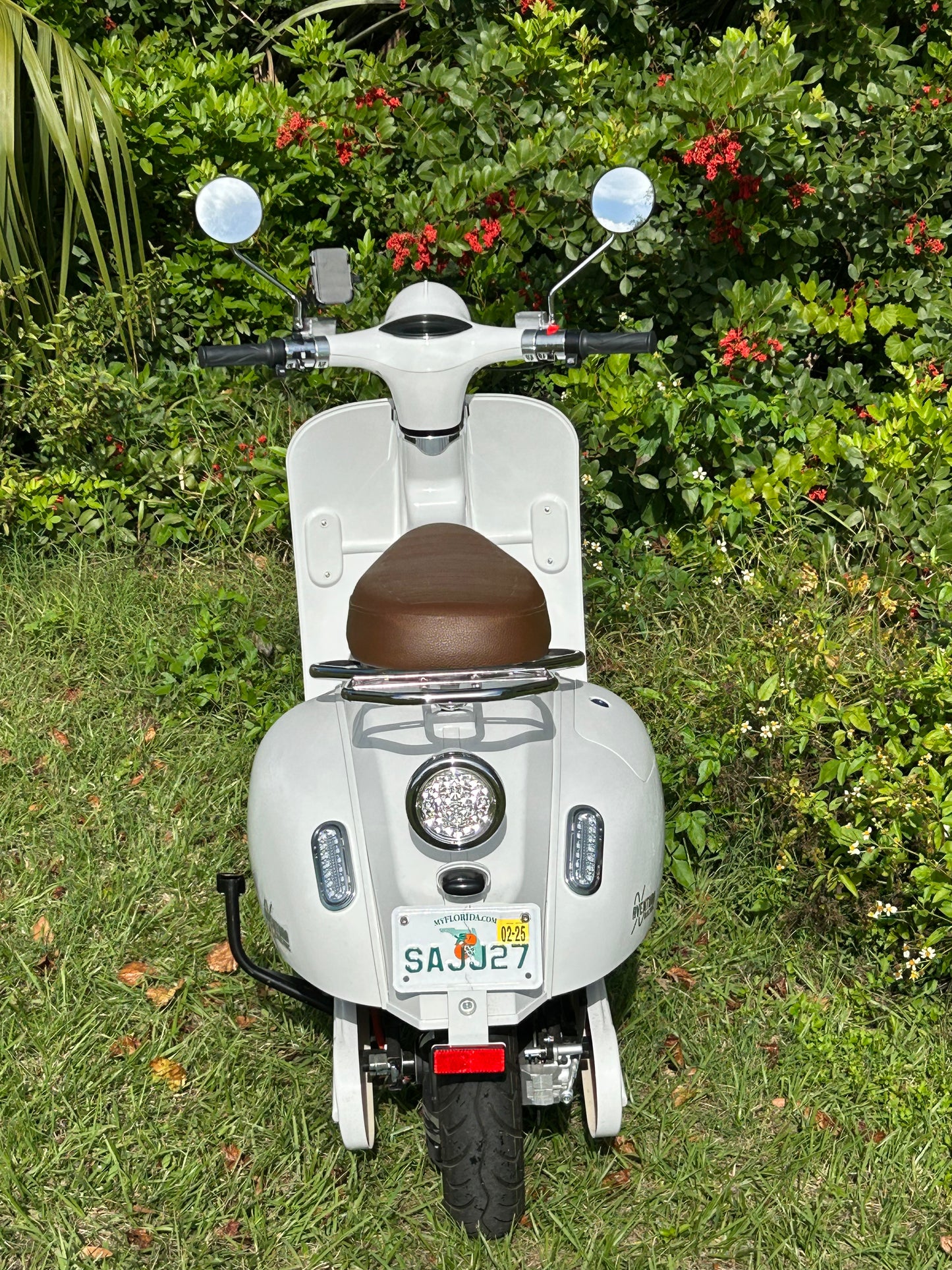 AVENTURA-X EV30 Electric Moped Scooter